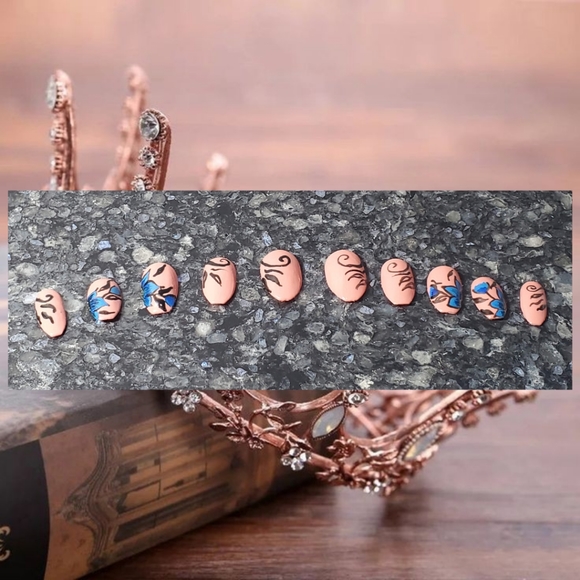 Spring In Love Press on Nails - Picture 1 of 3